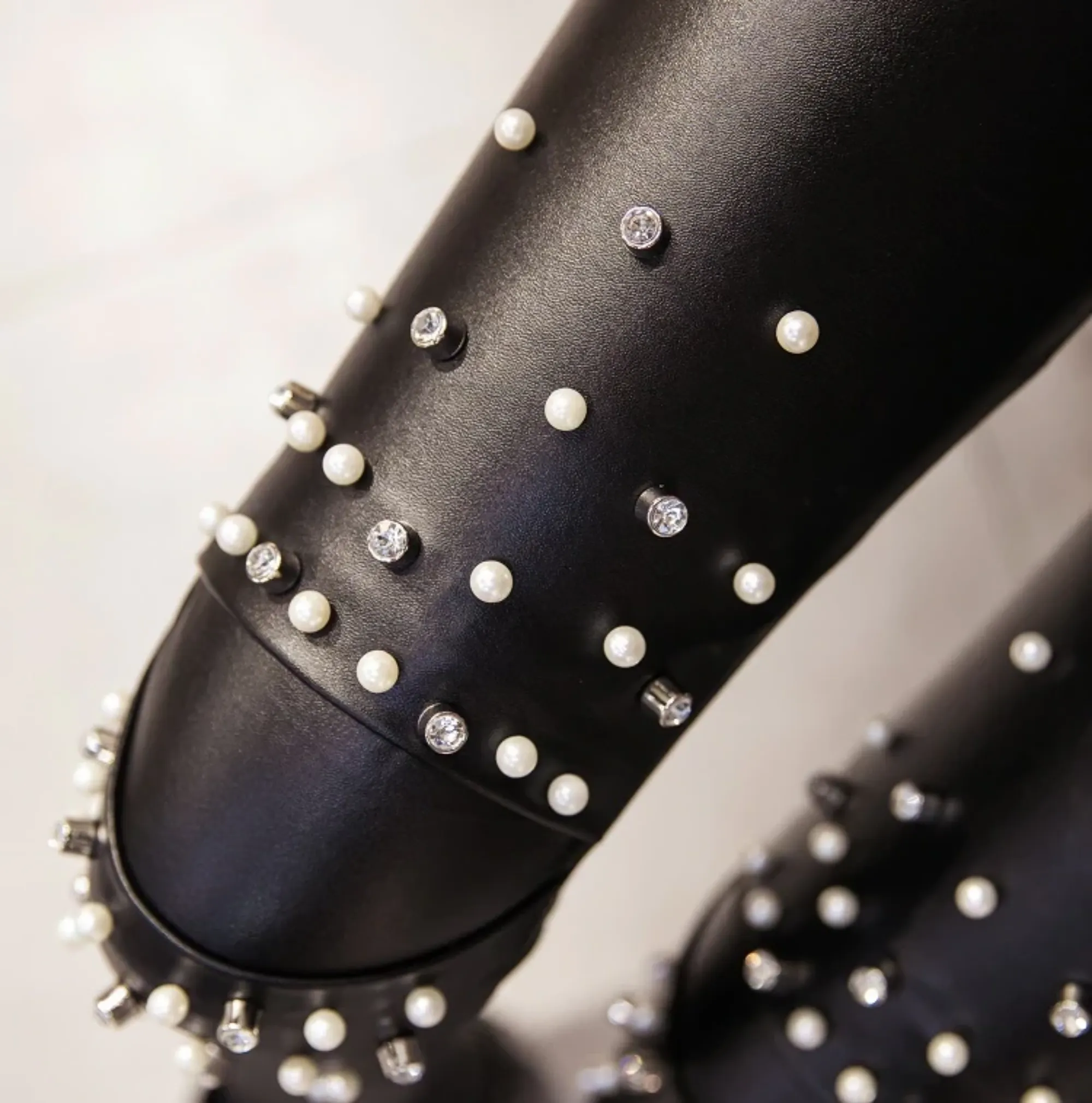 Women's Winter High-Waist Faux Leather Push-Up Leggings